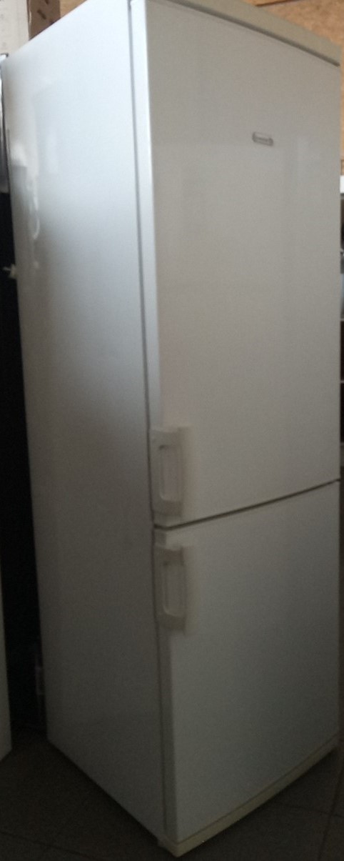 Petit réfrigérateur - ESSENTIELB Gris